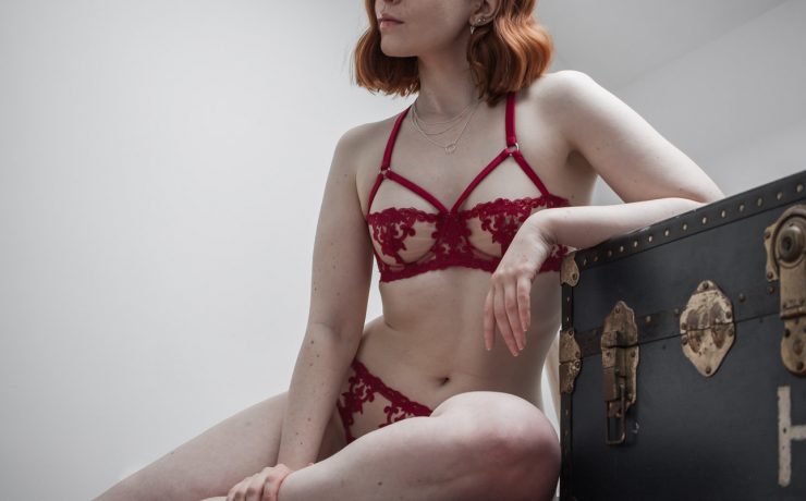 Fleur of England Wallflower Set in Red